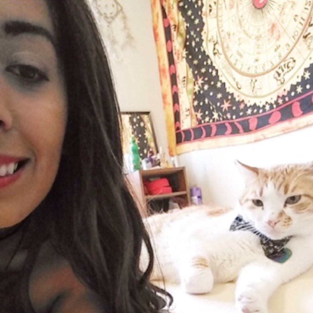 Meet your Posher, Adriana